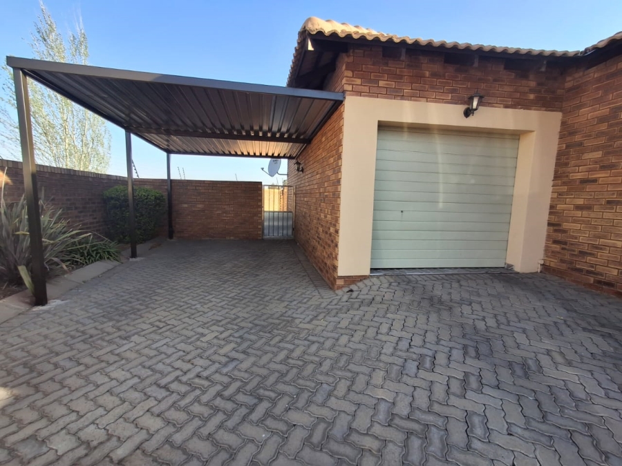3 Bedroom Property for Sale in Helderwyk Gauteng
