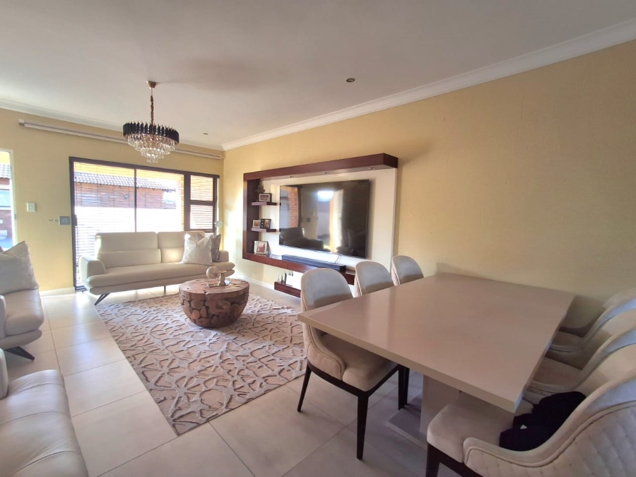 3 Bedroom Property for Sale in Helderwyk Gauteng