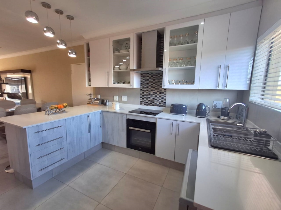 3 Bedroom Property for Sale in Helderwyk Gauteng