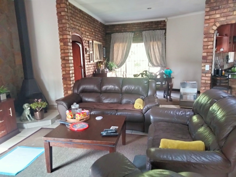 3 Bedroom Property for Sale in Sonneglans Gauteng