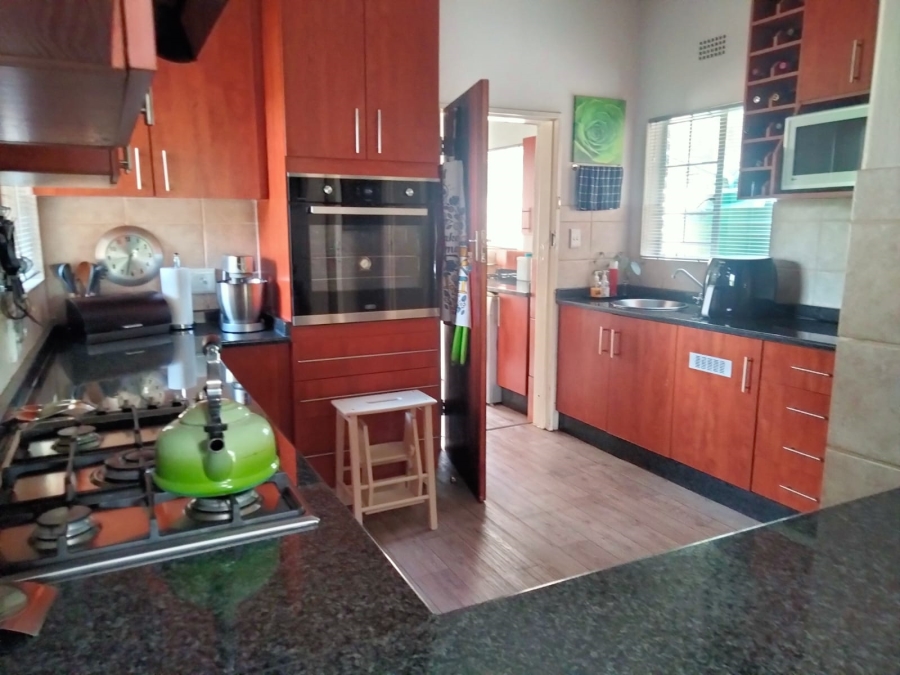 3 Bedroom Property for Sale in Sonneglans Gauteng