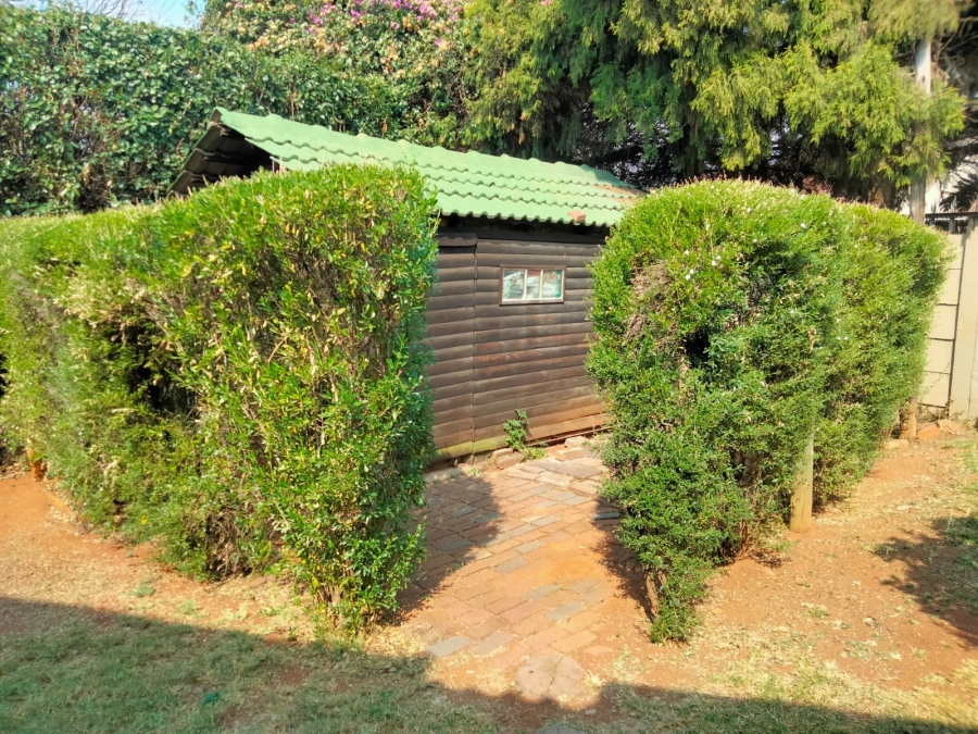 3 Bedroom Property for Sale in Sonneglans Gauteng