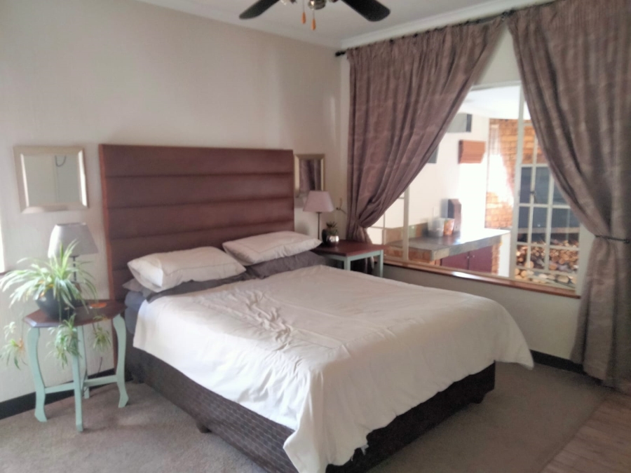 3 Bedroom Property for Sale in Sonneglans Gauteng