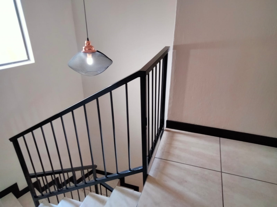 3 Bedroom Property for Sale in Sonneglans Gauteng
