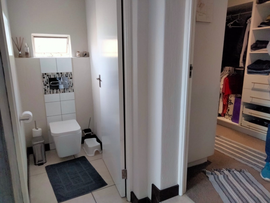 3 Bedroom Property for Sale in Sonneglans Gauteng
