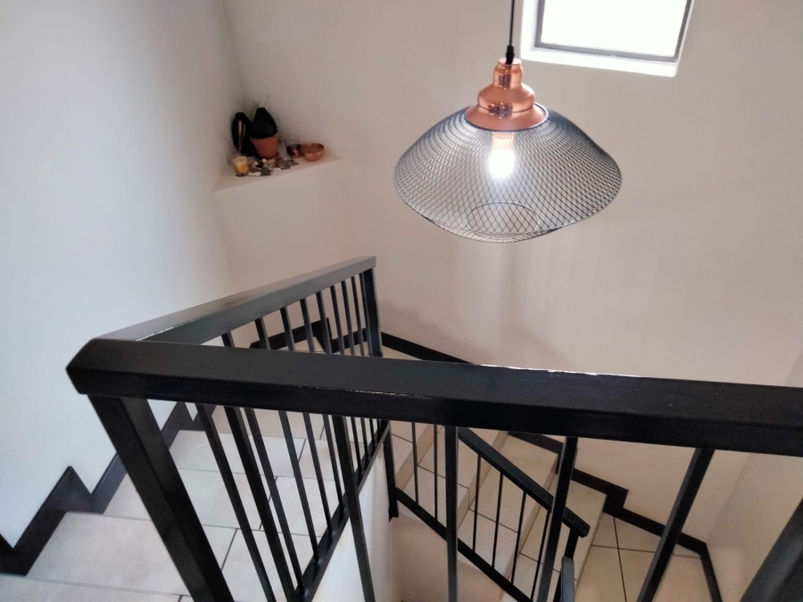 3 Bedroom Property for Sale in Sonneglans Gauteng