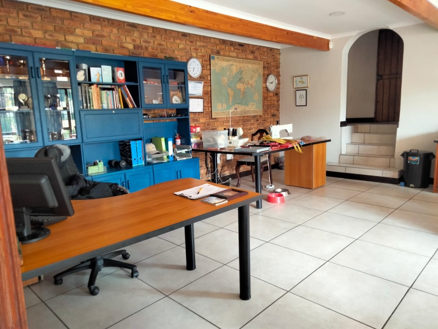 3 Bedroom Property for Sale in Sonneglans Gauteng