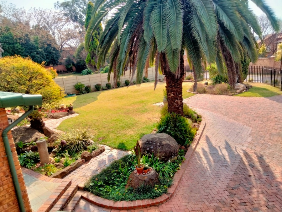 3 Bedroom Property for Sale in Sonneglans Gauteng