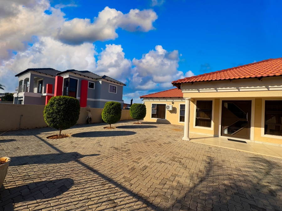 4 Bedroom Property for Sale in Theresa Park Gauteng