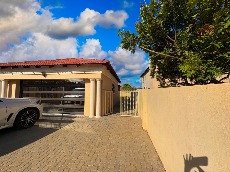 4 Bedroom Property for Sale in Theresa Park Gauteng