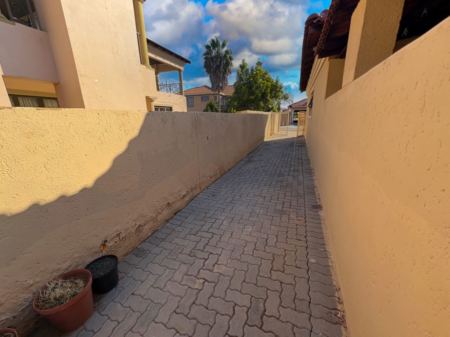 4 Bedroom Property for Sale in Theresa Park Gauteng