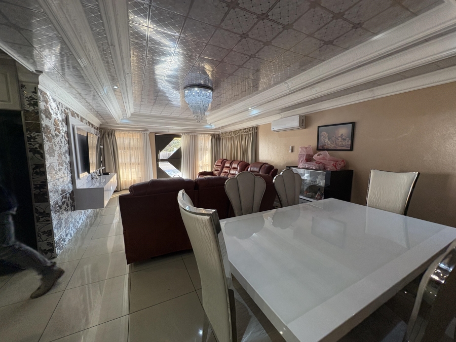 4 Bedroom Property for Sale in Theresa Park Gauteng