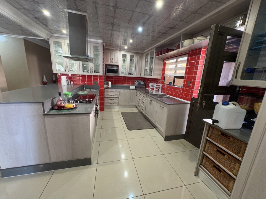 4 Bedroom Property for Sale in Theresa Park Gauteng