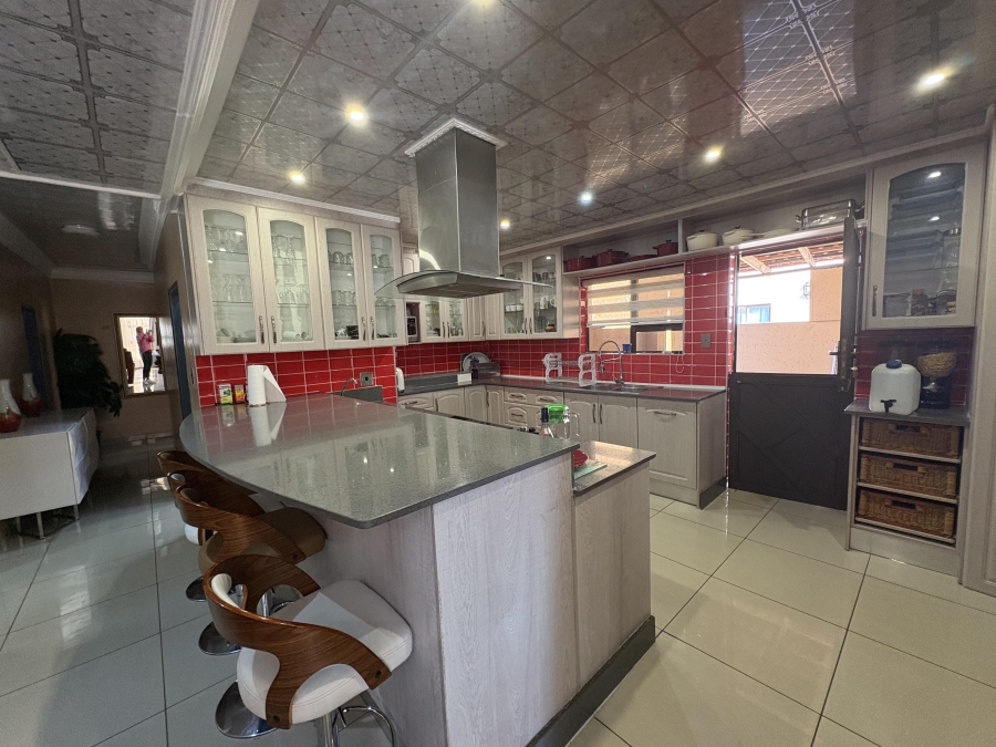 4 Bedroom Property for Sale in Theresa Park Gauteng