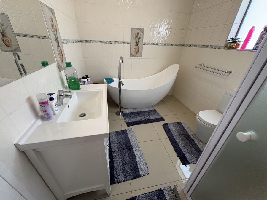 4 Bedroom Property for Sale in Theresa Park Gauteng