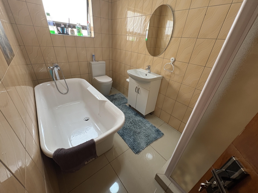 4 Bedroom Property for Sale in Theresa Park Gauteng