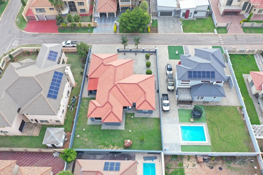 4 Bedroom Property for Sale in Theresa Park Gauteng