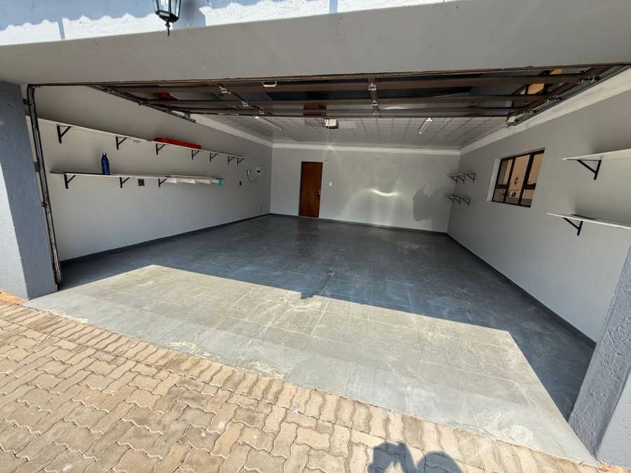 4 Bedroom Property for Sale in Theresa Park Gauteng