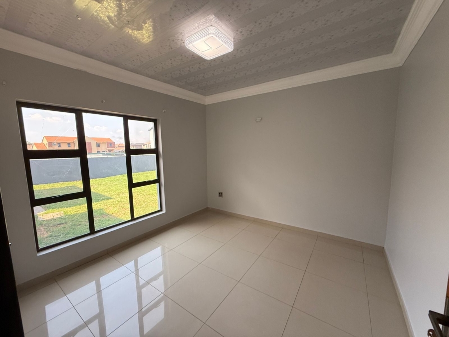 4 Bedroom Property for Sale in Theresa Park Gauteng