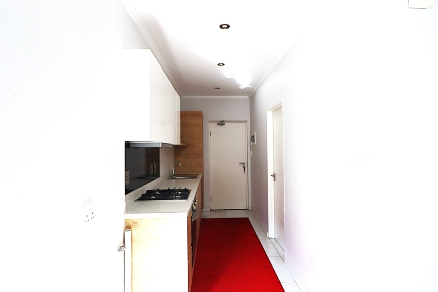 1 Bedroom Property for Sale in Bryanston Gauteng