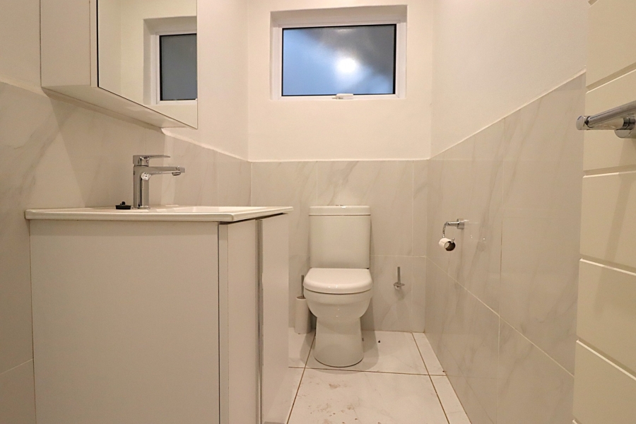 1 Bedroom Property for Sale in Bryanston Gauteng