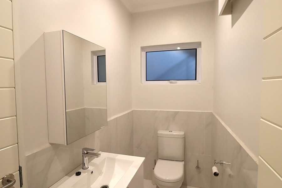 1 Bedroom Property for Sale in Bryanston Gauteng