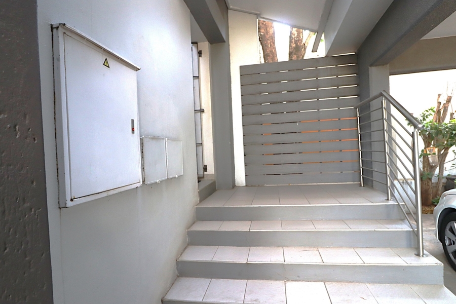 1 Bedroom Property for Sale in Bryanston Gauteng