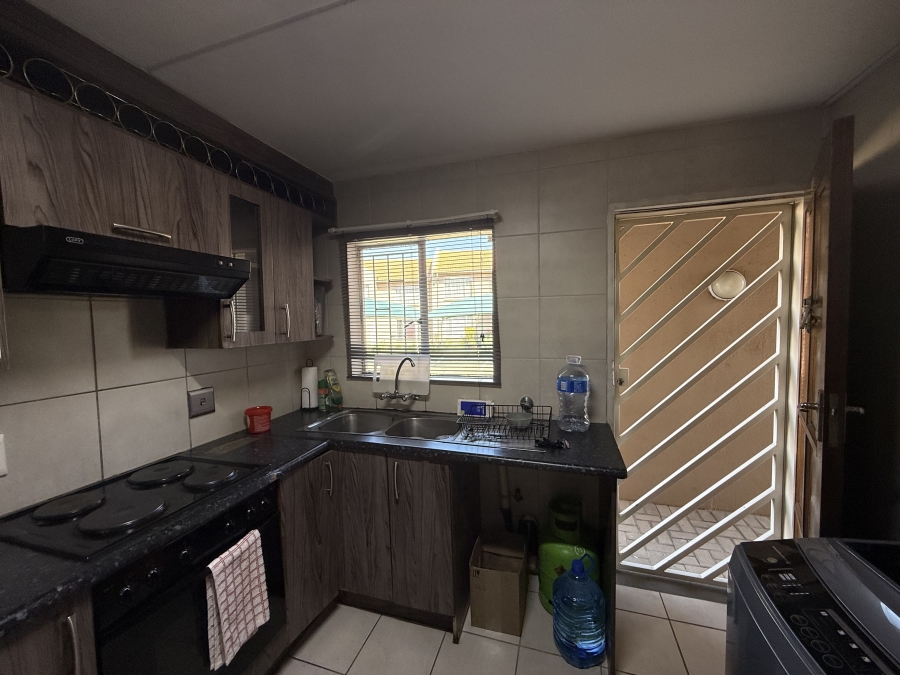 To Let 2 Bedroom Property for Rent in Beyers Park Gauteng