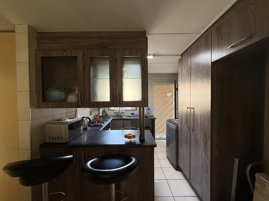 To Let 2 Bedroom Property for Rent in Beyers Park Gauteng