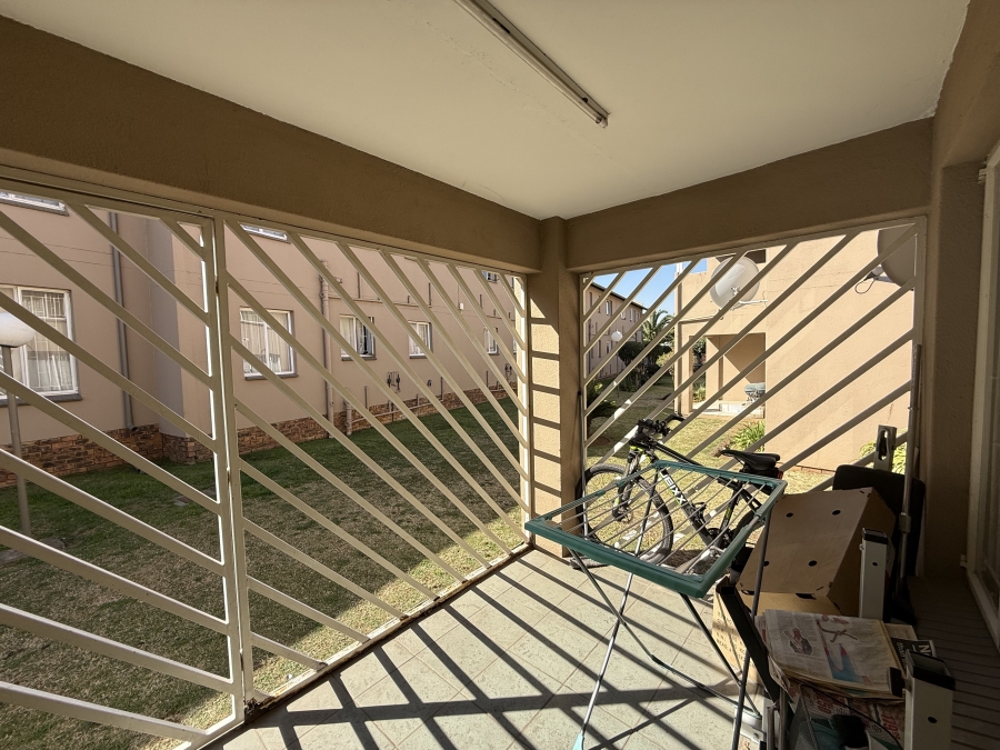 To Let 2 Bedroom Property for Rent in Beyers Park Gauteng