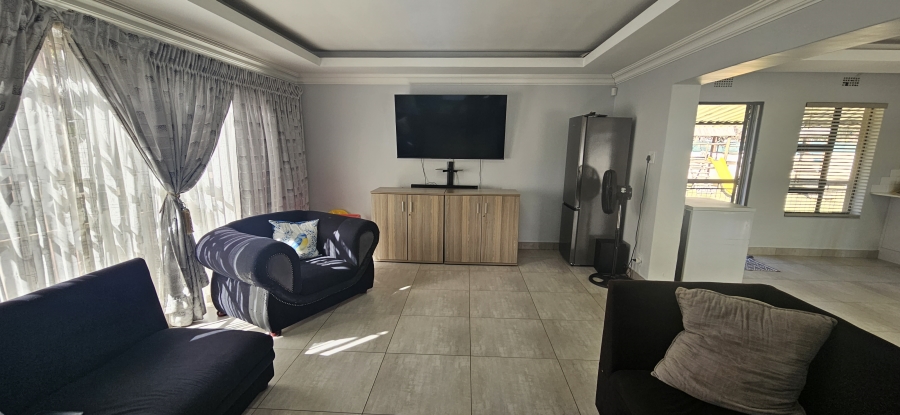 3 Bedroom Property for Sale in Raceview Gauteng
