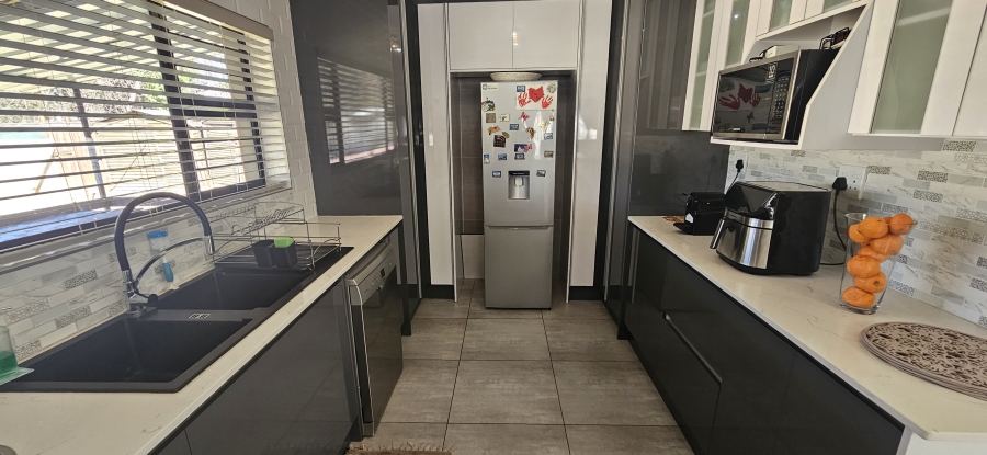 3 Bedroom Property for Sale in Raceview Gauteng