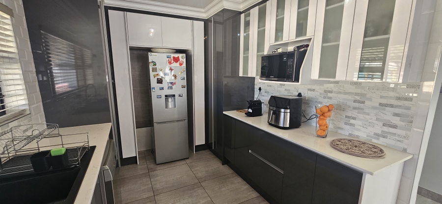3 Bedroom Property for Sale in Raceview Gauteng