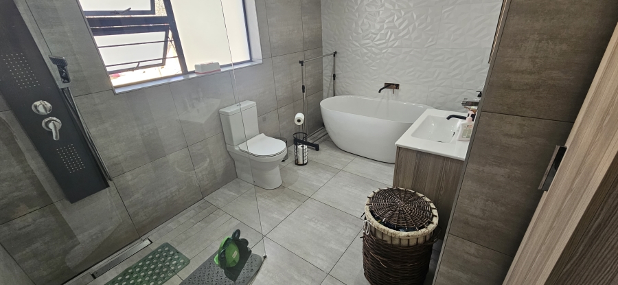 3 Bedroom Property for Sale in Raceview Gauteng