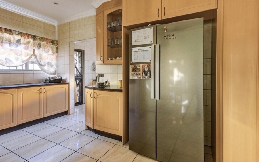4 Bedroom Property for Sale in Glen Marais Gauteng