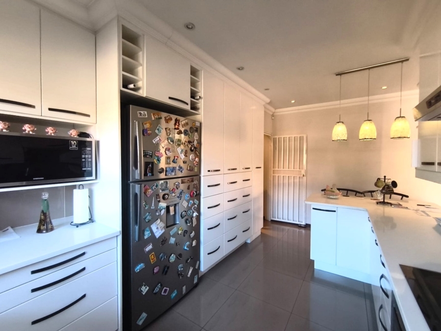 3 Bedroom Property for Sale in New Market Park Gauteng
