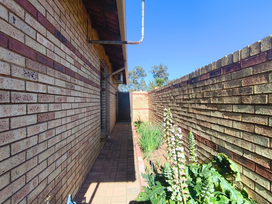 3 Bedroom Property for Sale in New Market Park Gauteng