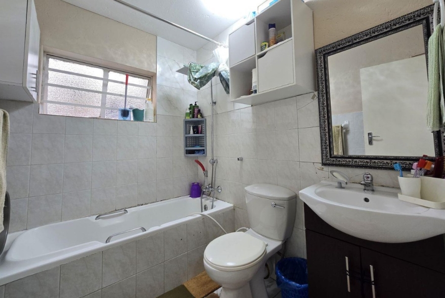 2 Bedroom Property for Sale in Ridgeway Gauteng