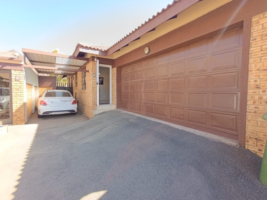 3 Bedroom Property for Sale in New Redruth Gauteng