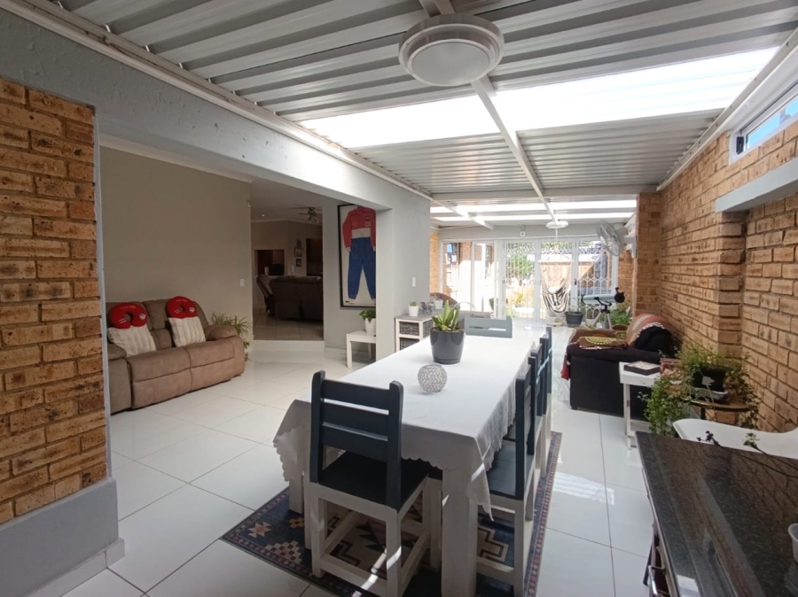 3 Bedroom Property for Sale in New Redruth Gauteng