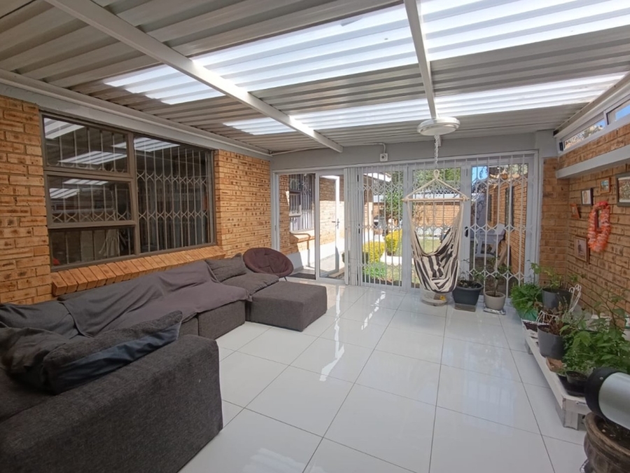 3 Bedroom Property for Sale in New Redruth Gauteng