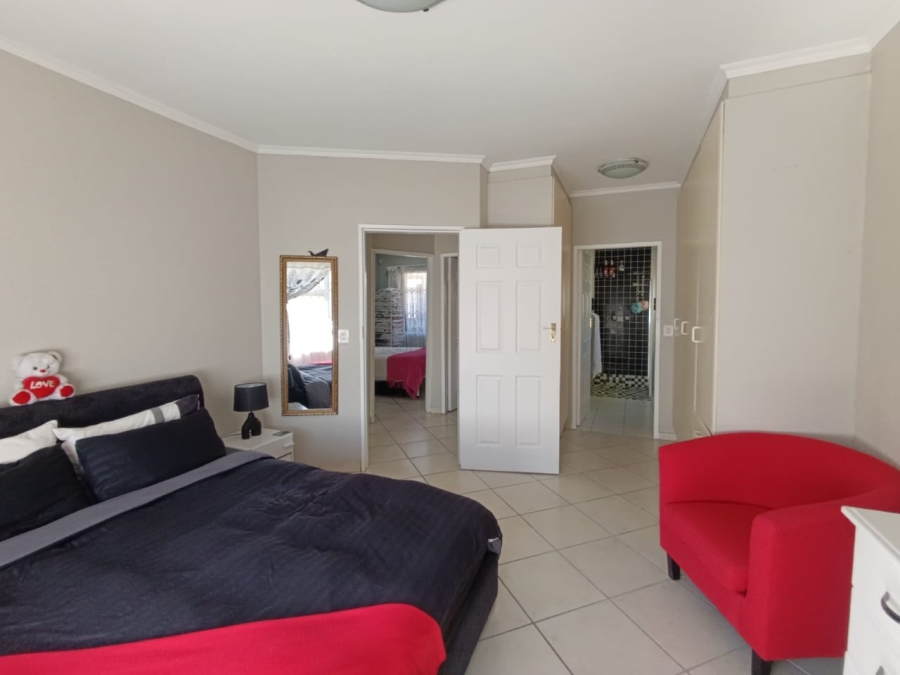 3 Bedroom Property for Sale in New Redruth Gauteng
