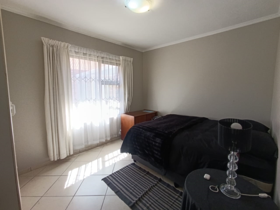 3 Bedroom Property for Sale in New Redruth Gauteng
