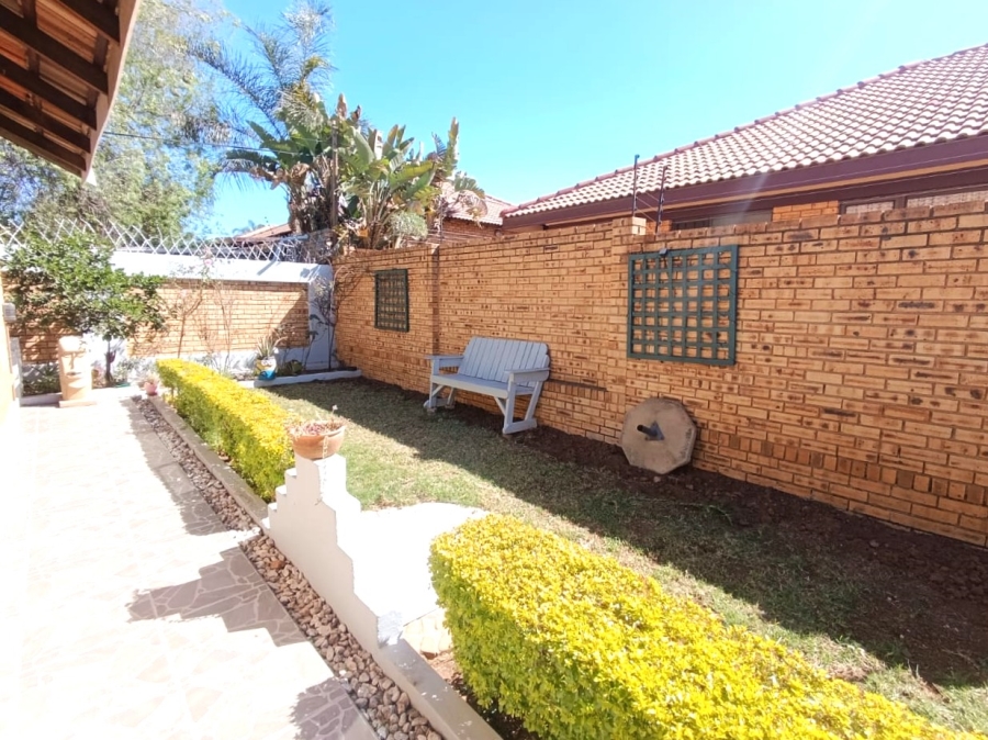 3 Bedroom Property for Sale in New Redruth Gauteng