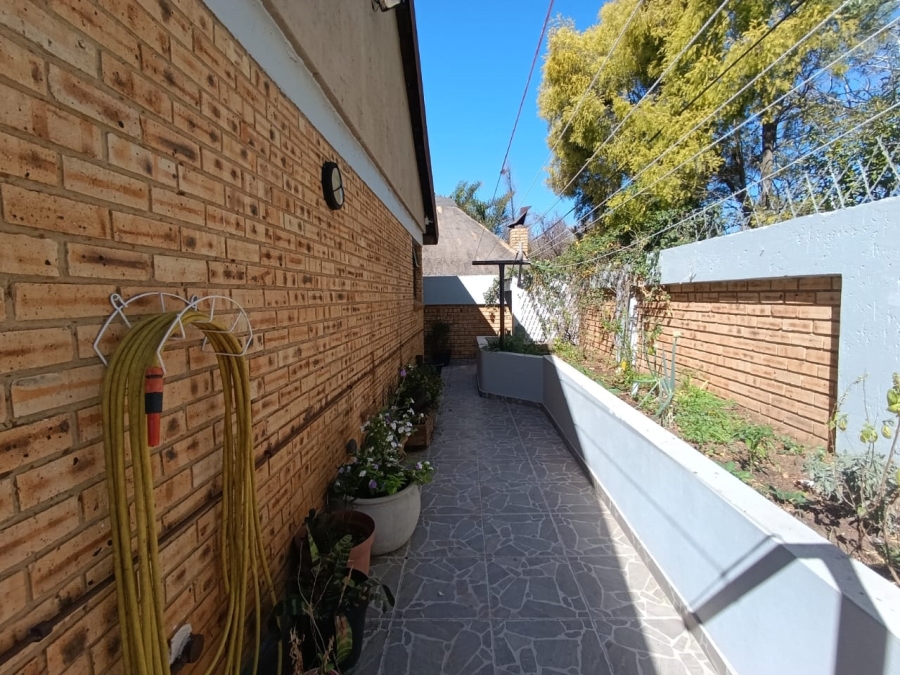 3 Bedroom Property for Sale in New Redruth Gauteng