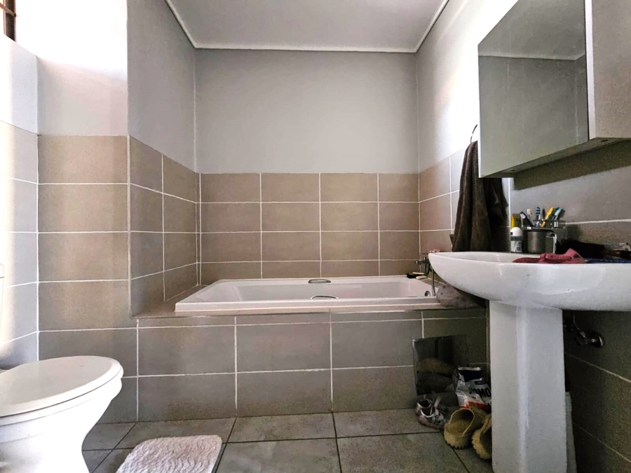 2 Bedroom Property for Sale in Amberfield Gauteng