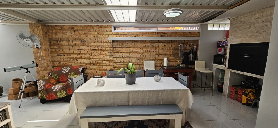 3 Bedroom Property for Sale in New Redruth Gauteng