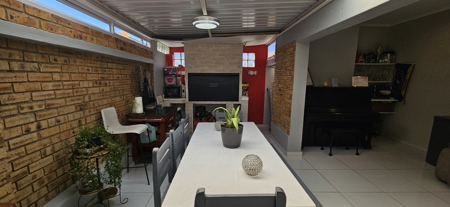 3 Bedroom Property for Sale in New Redruth Gauteng