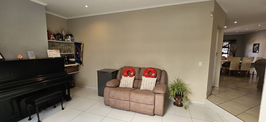 3 Bedroom Property for Sale in New Redruth Gauteng