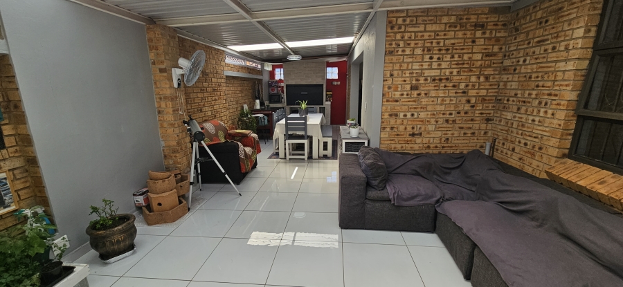 3 Bedroom Property for Sale in New Redruth Gauteng
